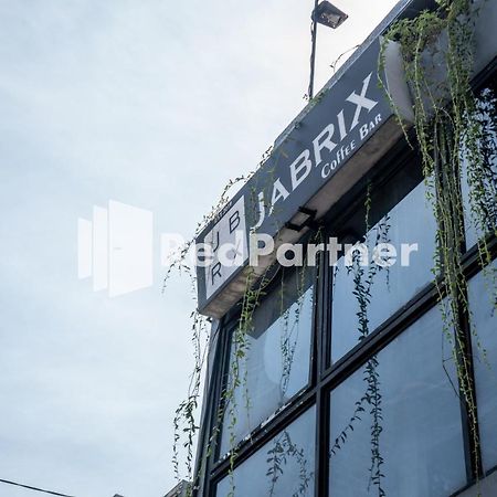 Jabrix Hotel Mitra Reddoorz Bandung Kültér fotó